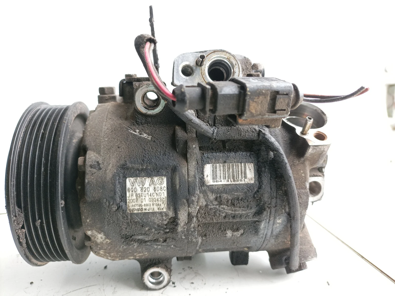 Foto de COMPRESOR AIRE ACONDICIONADO SEAT IBIZA (6L1) referencia 6Q0820808C