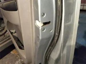 Foto de CERRADURA PUERTA DELANTERA DERECHA MITSUBISHI GRANDIS (NA0W)
