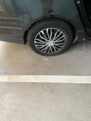 Foto de MANGUETA TRASERA DERECHA VOLKSWAGEN PASSAT VARIANT (3C5) 2.0 TDI (140 CV / 103 KW)
