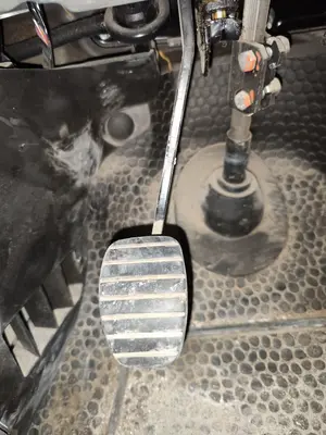 Foto de PEDAL EMBRAGUE OPEL VIVARO FURGÓN/COMBI 2.0 16V CDTI (114 CV / 84 KW)