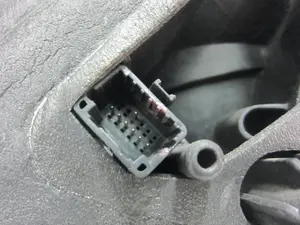 Foto de RETROVISOR DERECHO RENAULT CLIO III 1.5 dCi Diesel (106 CV / 78 KW) referencia 12443070 foto 2