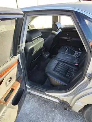Foto de GOMAS CONTORNO PUERTA AUDI A8 (D2) 4.2 V8 40V (310 CV / 228 KW)