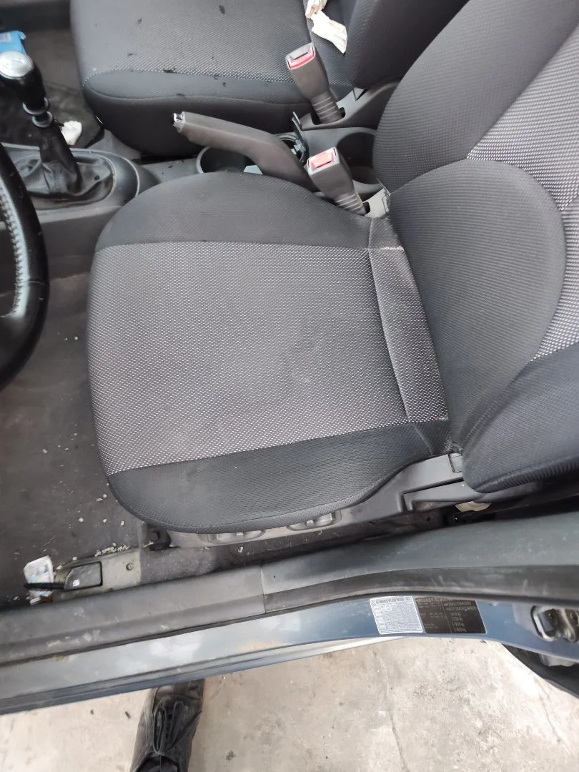 Foto de ASIENTO DELANTERO IZQUIERDO KIA RIO (JB) 1.5 CRDi (110 CV / 81 KW)
