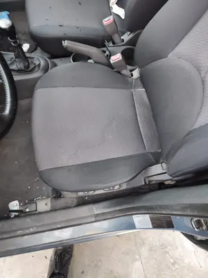 Foto de ASIENTO DELANTERO IZQUIERDO KIA RIO (JB) 1.5 CRDi (110 CV / 81 KW) foto 1