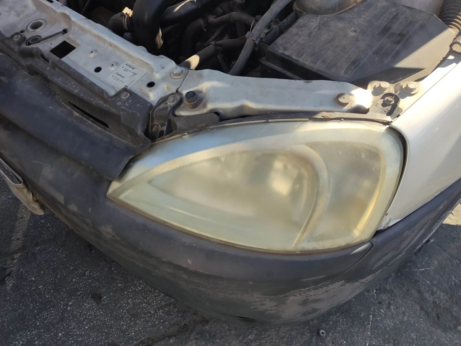 Foto de FARO IZQUIERDO OPEL COMBO (CORSA C) 1.7 16V DI CAT (Y 17 DTL / LK8) (65 CV / 48 KW)