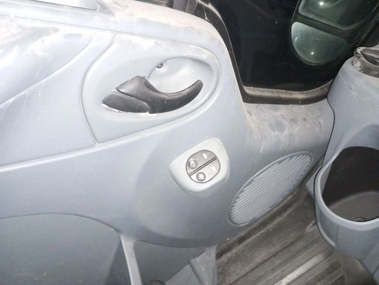 Foto de MANDO ELEVALUNAS DELANTERO IZQUIERDO FORD TRANSIT COMBI (TT9) 2.2 TDCi CAT (116 CV / 85 KW)