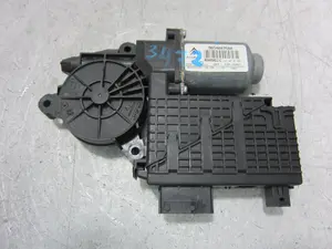 Foto de MOTOR ELEVALUNAS DELANTERO DERECHO CITROEN GRAND C4 PICASSO 1.6 16V HDi FAP (109 CV / 80 KW) referencia 9654087580 foto 2