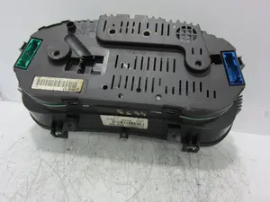 Foto de CUADRO INSTRUMENTOS VOLKSWAGEN GOLF IV BERLINA (1J1)(10.1997) 1.6 16V (105 CV / 77 KW) referencia 110080130 foto 4
