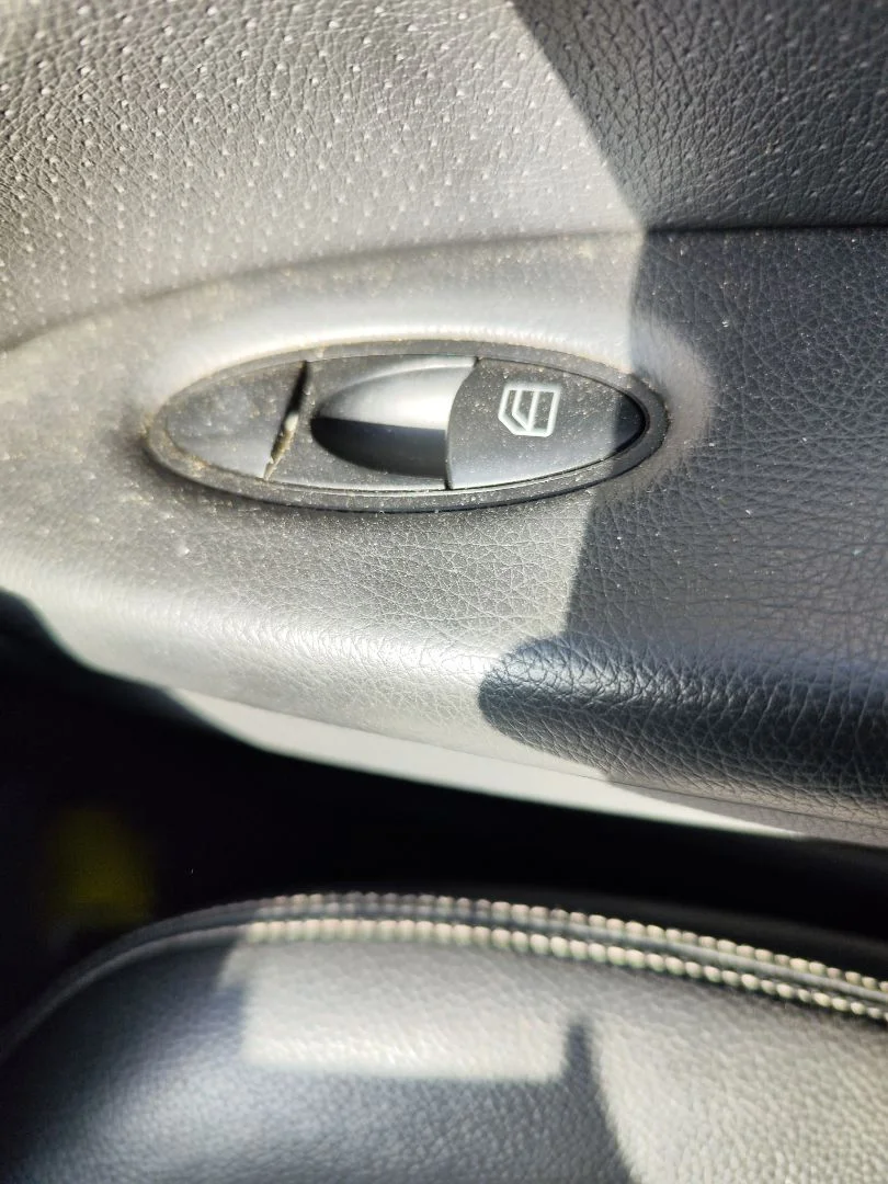 Foto de MANDO ELEVALUNAS DELANTERO DERECHO MERCEDES-BENZ CLASE E (BM 211) BERLINA 3.0 CDI CAT (190 CV / 140 KW)