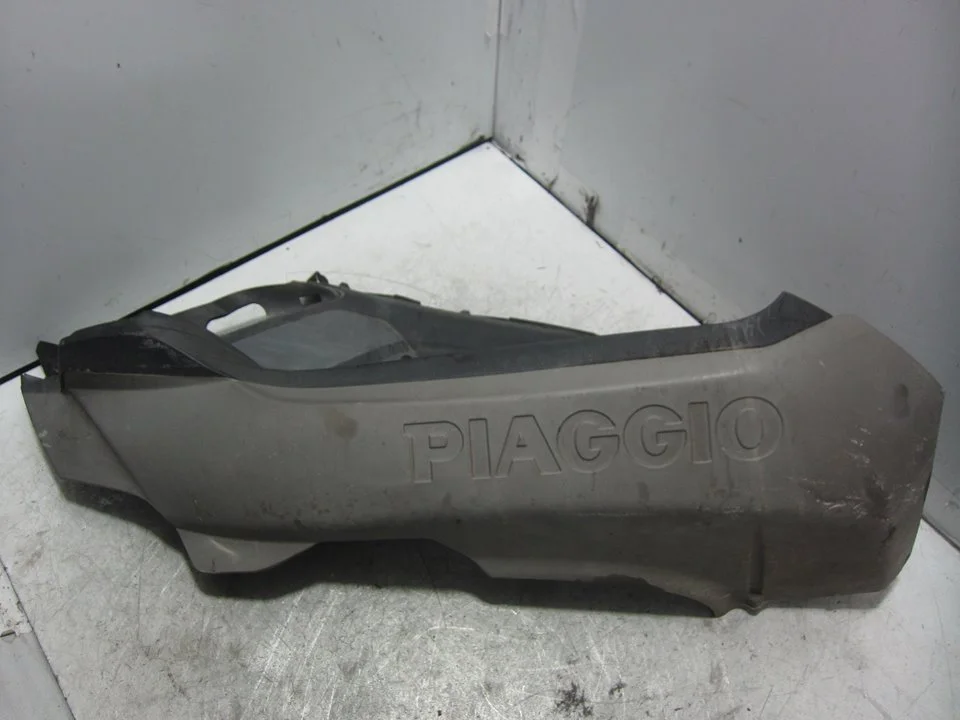 Foto de QUILLA DERECHA PIAGGIO (VESPA) X 7 124 cm3 - 11 kW (15 CV / 11 KW) referencia 653821DX