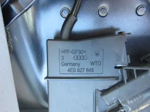 Foto de CERRADURA MALETERO / PORTON AUDI A6 BERLINA (4F2) 4.2 V8 40V (335 CV / 246 KW) referencia 4E0827645 foto 2