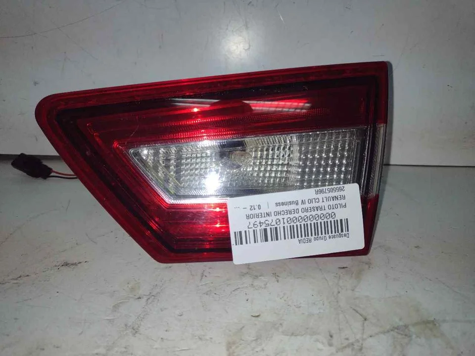 Foto de PILOTO TRASERO DERECHO INTERIOR RENAULT CLIO IV 1.5 dCi Diesel FAP (90 CV / 66 KW) referencia 265505796R