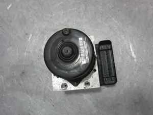 Foto de ABS MAZDA 3 BERLINA (BK) 1.6 CD Diesel CAT (109 CV / 80 KW) referencia 3M512C405HA foto 6