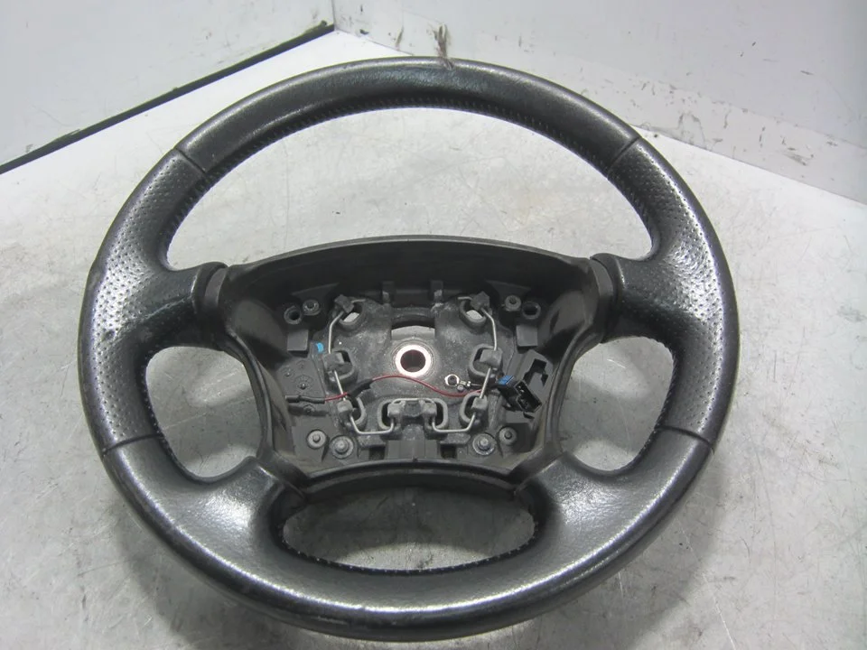 Foto de VOLANTE PEUGEOT 607 (S1)(12.2000) 2.2 (158 CV / 116 KW) referencia 9648686177