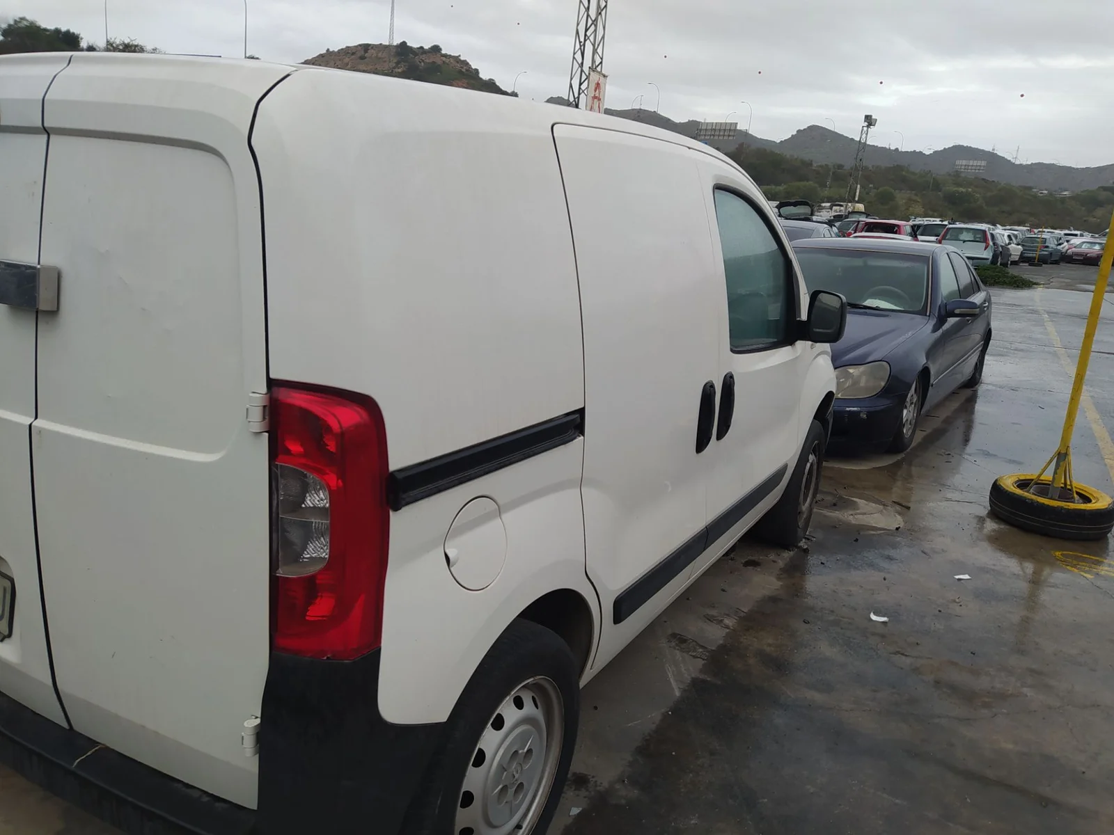 Foto de PORTON TRASERO DERECHO PEUGEOT BIPPER TEPEE 1.3 16V HDi FAP (75 CV / 55 KW)