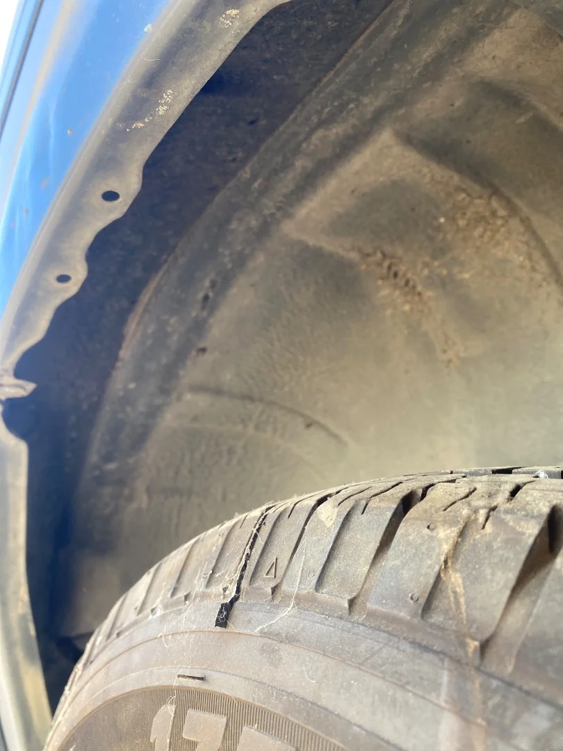 Foto de PASO RUEDA TRASERO DERECHO NISSAN SERENA (C23M) 2.3 Diesel (75 CV / 55 KW)