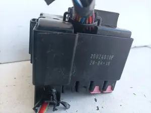 Foto de CAJA RELES / FUSIBLES OPEL CORSA E referencia 2B0Z4010F foto 3