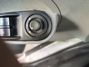 Foto de MANDO RETROVISOR NISSAN INTERSTAR (X70) 2.5 dCi Diesel CAT (114 CV / 84 KW)
