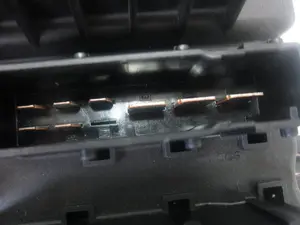 Foto de CAJA RELES / FUSIBLES OPEL VECTRA C BERLINA referencia 13205776 foto 11