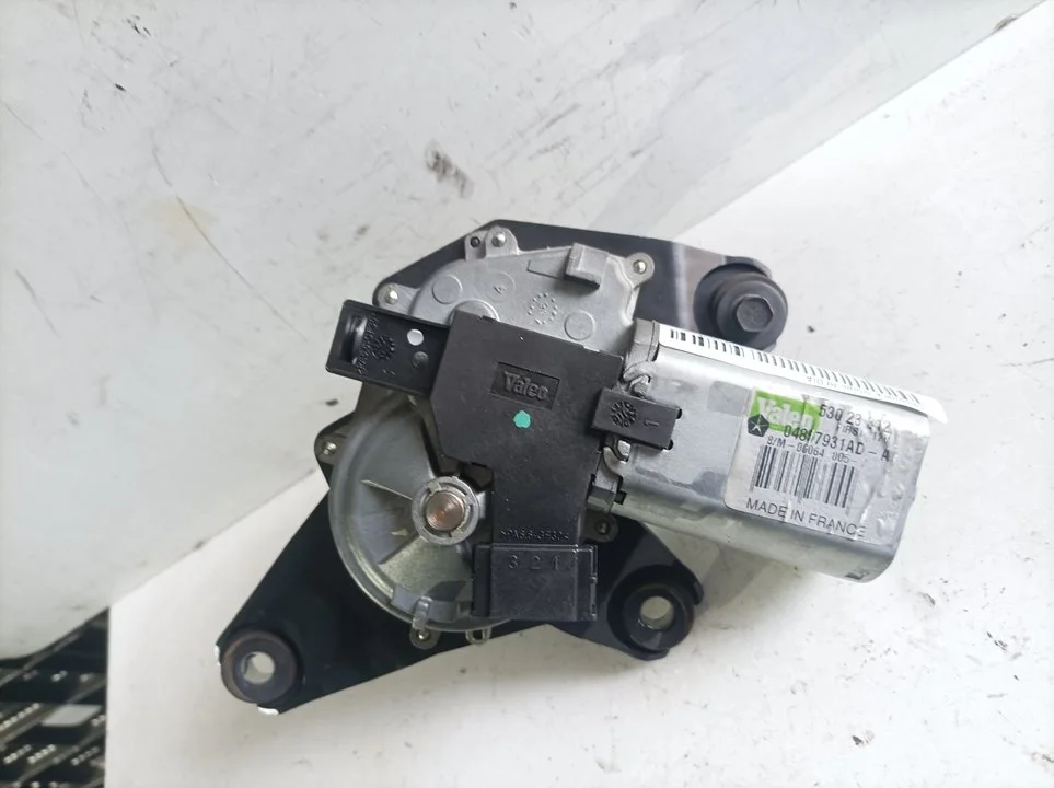 Foto de MOTOR LIMPIA TRASERO CHRYSLER VOYAGER (RG) 2.8 CRD CAT (150 CV / 110 KW) referencia 04857931AD