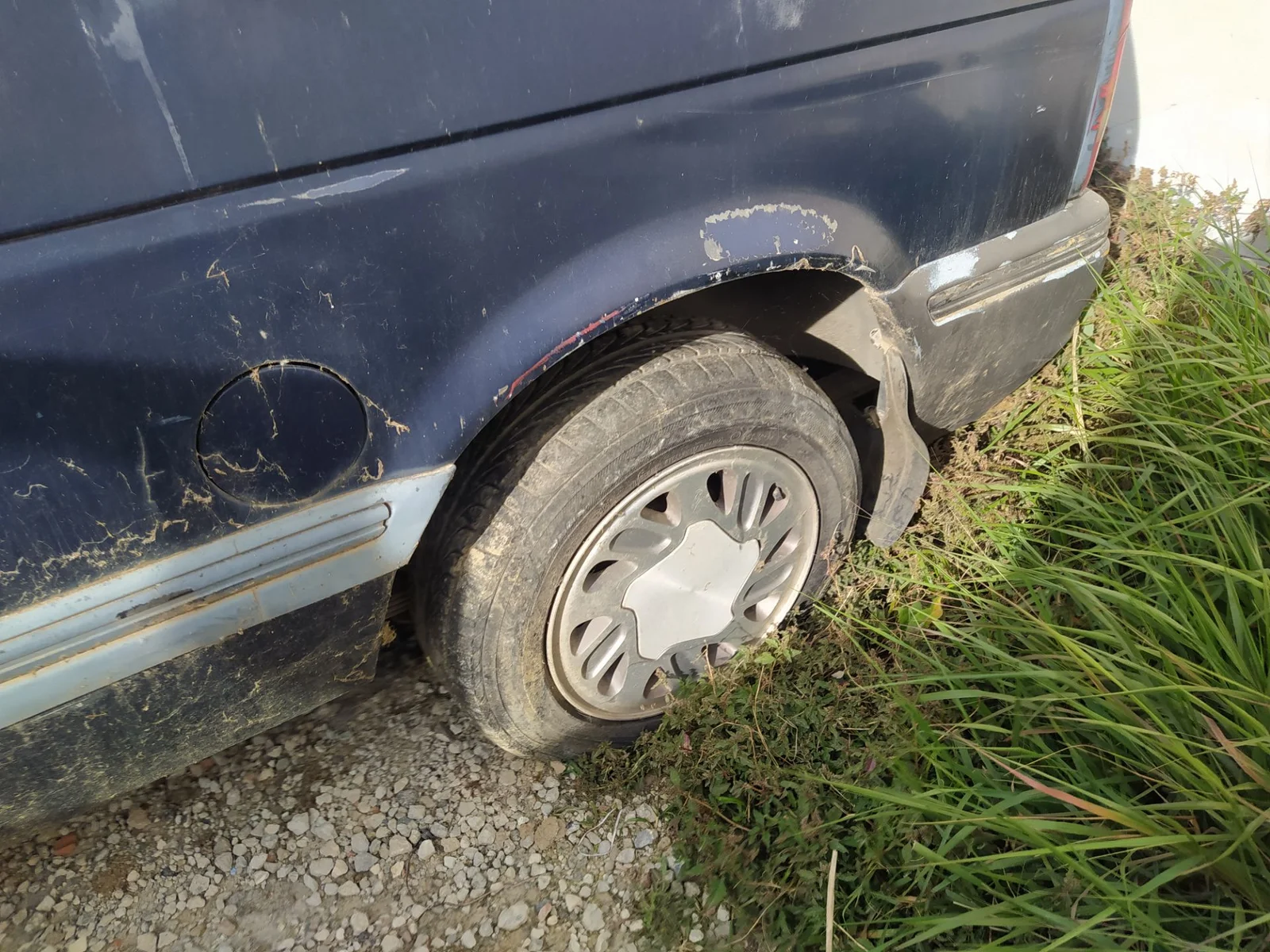 Foto de PUENTE TRASERO CHRYSLER VOYAGER GS 2.5 Turbodiesel (116 CV / 85 KW)