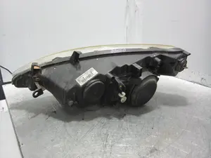 Foto de FARO DERECHO PEUGEOT 307 BERLINA (S2) 1.6 16V HDi (90 CV / 66 KW) referencia 620686 foto 4