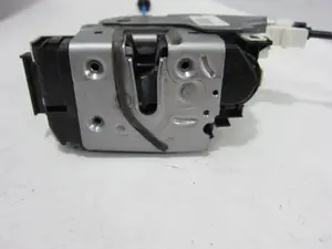 Foto de CERRADURA PUERTA DELANTERA IZQUIERDA MERCEDES-BENZ CLASE A (BM 176) 1.5 CDI CAT (109 CV / 80 KW) referencia A1667200135 foto 5