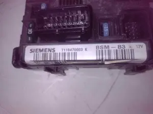 Foto de CAJA RELES / FUSIBLES CITROEN XSARA PICASSO 2.0 HDi CAT (RHY / DW10TD) (90 CV / 66 KW) referencia 9650618480 foto 3