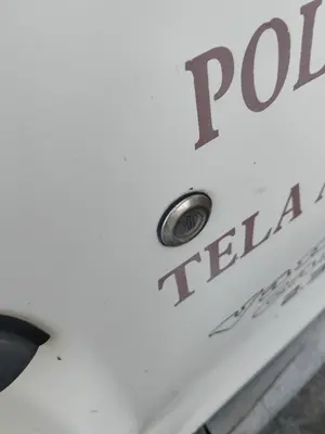 Foto de CERRADURA MALETERO / PORTON NISSAN VANETTE CARGO 2.3 Diesel (75 CV / 55 KW)