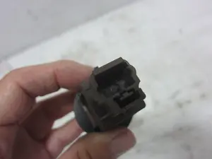 Foto de INTERRUPTOR RENAULT CLIO III 1.5 dCi Diesel (68 CV / 50 KW) referencia 8200169589C foto 2
