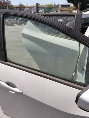 Foto de LUNA DELANTERA DERECHA NISSAN MICRA (K14) 1.0 12V CAT (71 CV / 52 KW) referencia 803005FA0A