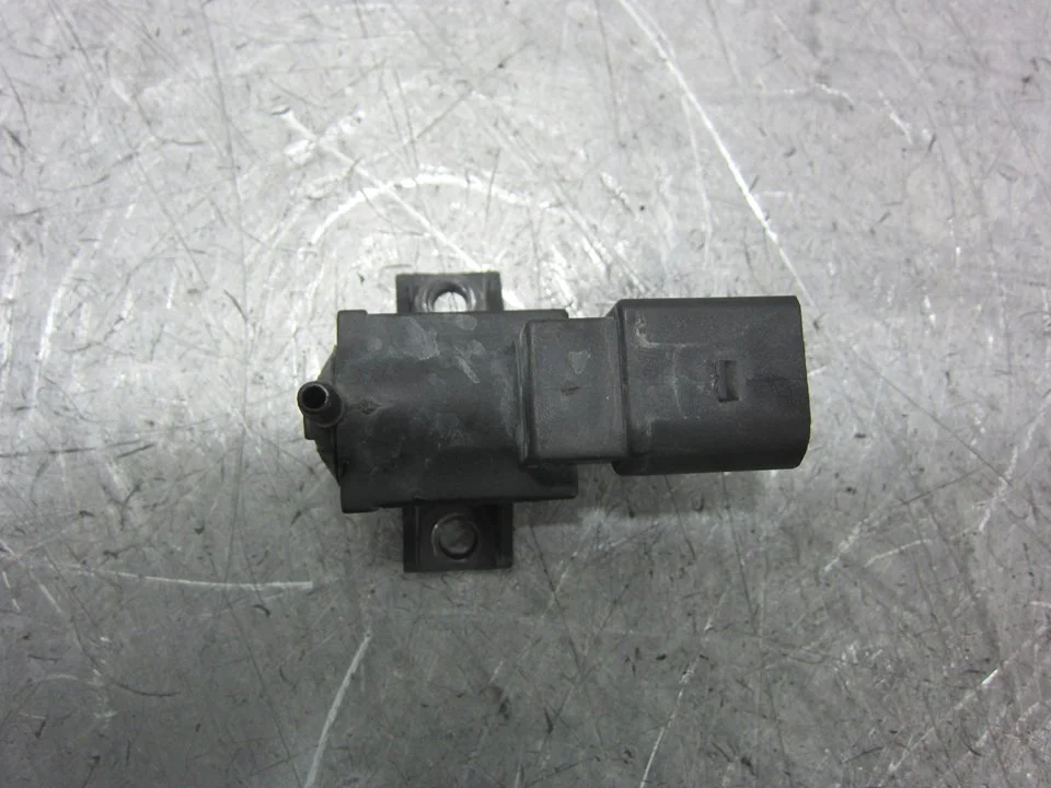 Foto de VALVULA AIRE ADICIONAL AUDI A8 (4H2/4H8) referencia 037906283D