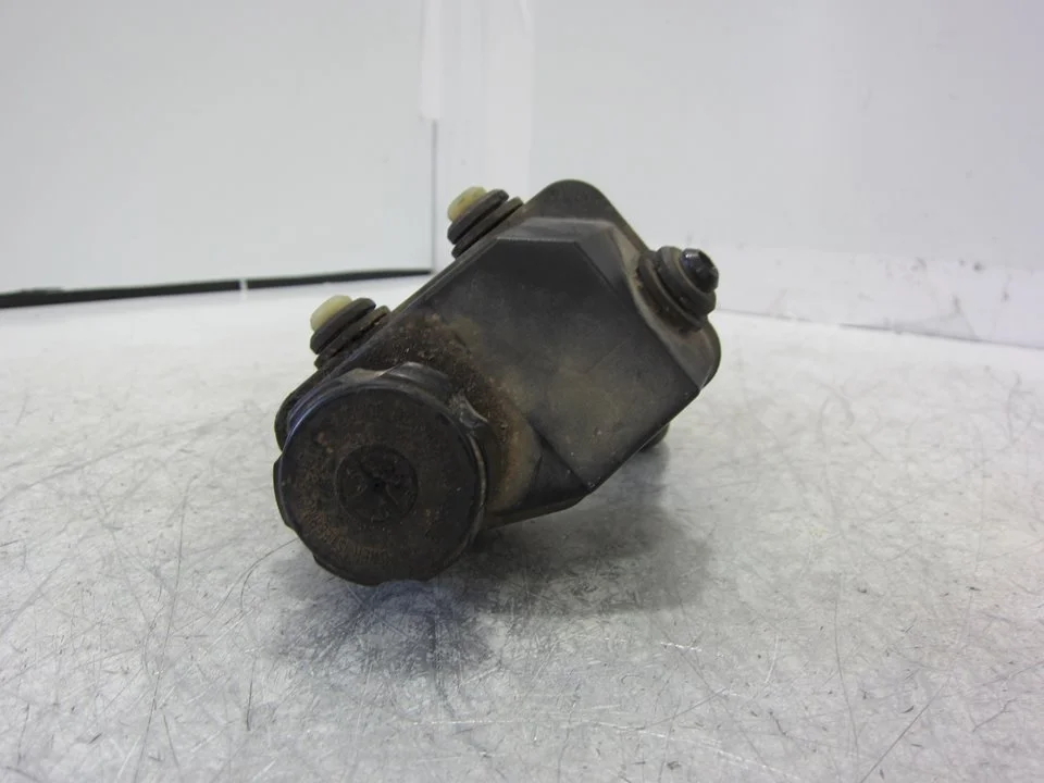 Foto de DEPOSITO SERVO VOLVO S40 BERLINA 2.5 20V Turbo CAT (220 CV / 162 KW) referencia 4N513531DC