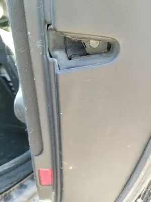 Foto de CERRADURA PUERTA TRASERA DERECHA AUDI A4 AVANT (8E) 1.9 TDI (131 CV / 96 KW) referencia 8E0839015C