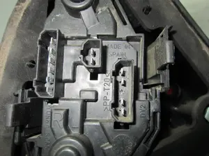 Foto de PILOTO TRASERO DERECHO SEAT LEON (1M1) 1.8 20V (125 CV / 92 KW) referencia 1M6945258 foto 2