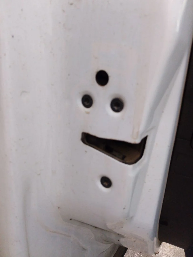 Foto de CERRADURA PUERTA DELANTERA IZQUIERDA FORD TRANSIT COURIER (C4A) 1.5 TDCi CAT (95 CV / 70 KW) referencia BM5AA21813AH