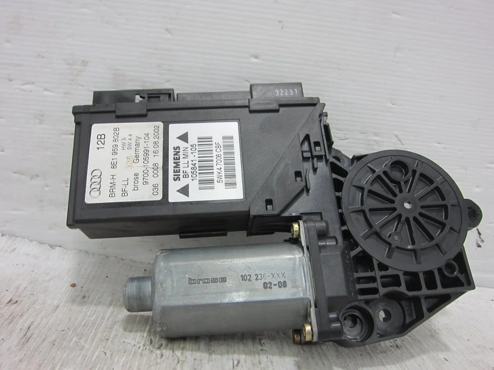 Foto de MOTOR ELEVALUNAS DELANTERO IZQUIERDO AUDI A4 BERLINA (8E) 2.0 16V FSI (150 CV / 110 KW) referencia 8E1959802B