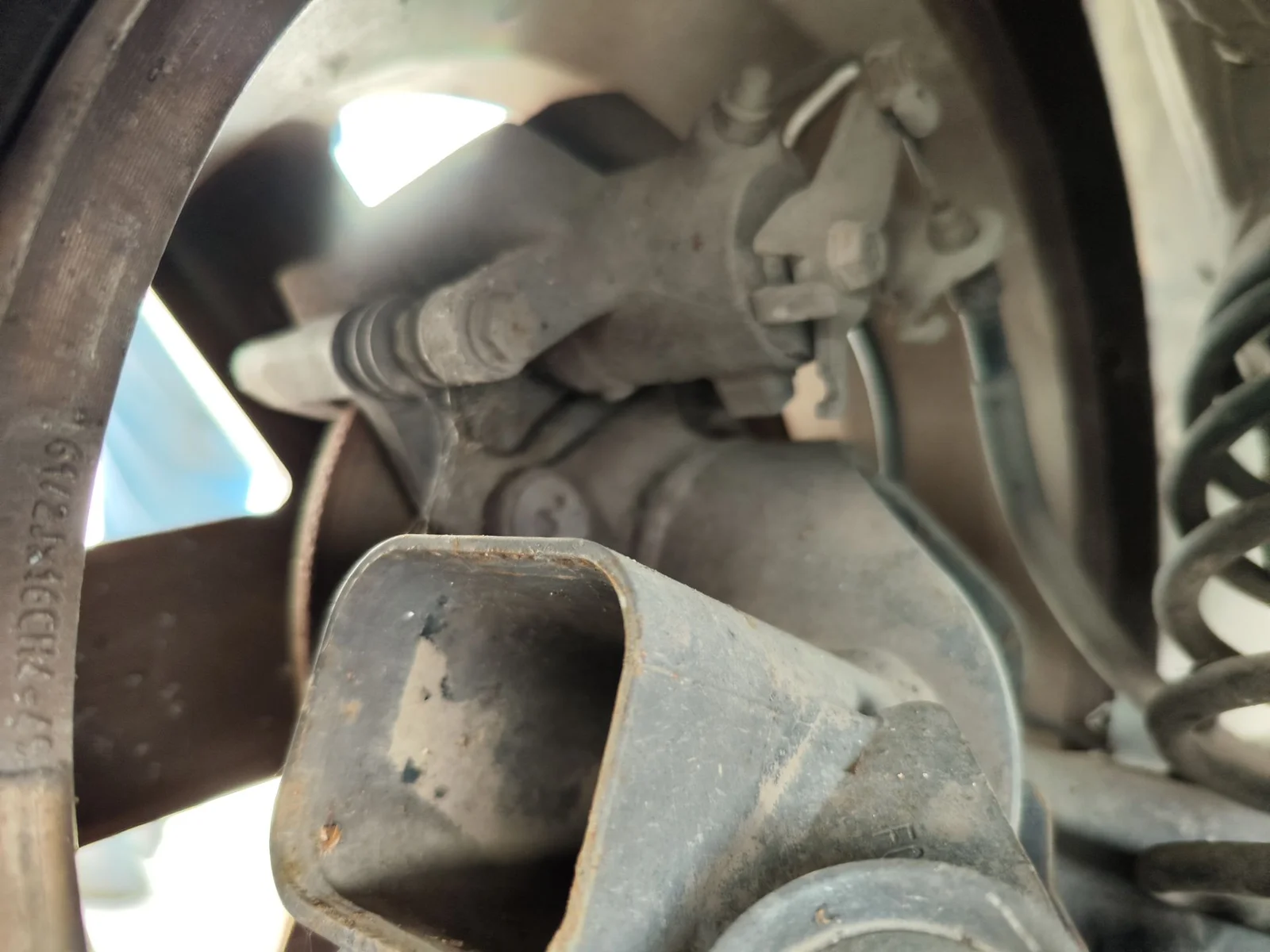 Foto de MANGUETA TRASERA IZQUIERDA RENAULT MEGANE II BERLINA 5P 1.5 dCi Diesel (101 CV / 74 KW)