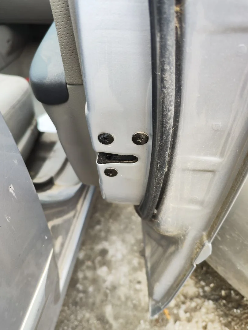 Foto de CERRADURA PUERTA DELANTERA DERECHA KIA CERATO (LD) 1.5 CRDi (102 CV / 75 KW) referencia 814202F020