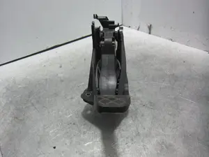 Foto de PEDAL EMBRAGUE VOLKSWAGEN GOLF VII BERLINA (BQ1/BE2) 1.6 TDI (116 CV / 85 KW) referencia 5Q1721059GH foto 6