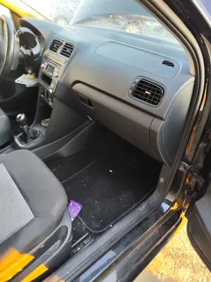 Foto de SALPICADERO VOLKSWAGEN POLO V (6R1) 1.2 (60 CV / 44 KW) referencia 6R1857003BBFKZ foto 1
