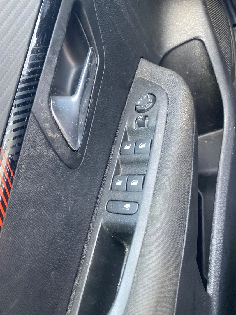 Foto de MANDO ELEVALUNAS DELANTERO IZQUIERDO PEUGEOT 208 (P2) 1.2 PureTech (74 CV / 55 KW)