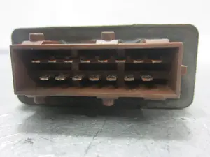 Foto de CAJA PRECALENTAMIENTO PEUGEOT 206 1.4 (75 CV / 55 KW) referencia 240109 foto 3