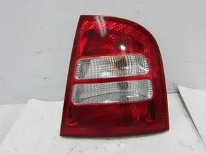 Foto de PILOTO TRASERO DERECHO SKODA OCTAVIA BERLINA (1U2) referencia 086651903