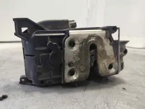 Foto de CERRADURA PUERTA DELANTERA IZQUIERDA RENAULT CLIO II FASE I (B/CB0) 1.2 (58 CV / 43 KW) referencia 300126C foto 2