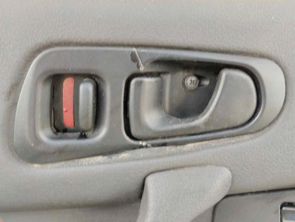 Foto de MANETA INTERIOR DELANTERA IZQUIERDA MITSUBISHI 3000 GT (Z10) 3.0 Biturbo (286 CV / 210 KW)