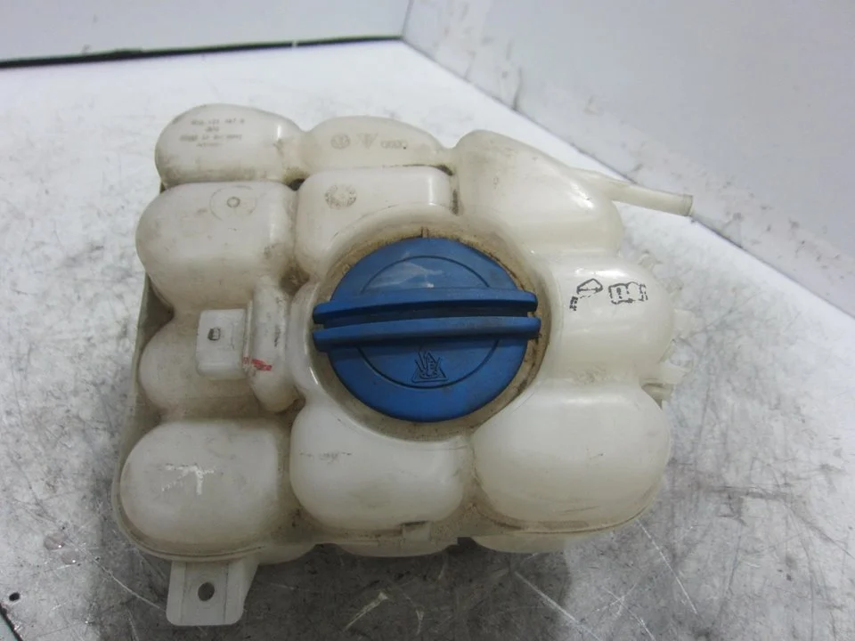 Foto de DEPOSITO EXPANSION PORSCHE CAYENNE (TIPO 92A) referencia 7P0121407B