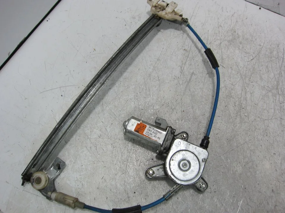 Foto de ELEVALUNAS DELANTERO DERECHO PEUGEOT 406 BERLINA (S1/S2) 3.0 V6 24V CAT (190 CV / 140 KW) referencia 9615036880