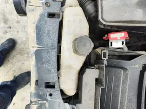 Foto de DEPOSITO EXPANSION RENAULT CLIO III 1.2 16V (75 CV / 55 KW)