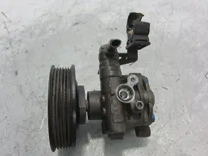 Foto de BOMBA DIRECCION VOLKSWAGEN GOLF IV BERLINA (1J1)(10.1997) 1.6 16V (105 CV / 77 KW) referencia 0301452269A foto 5